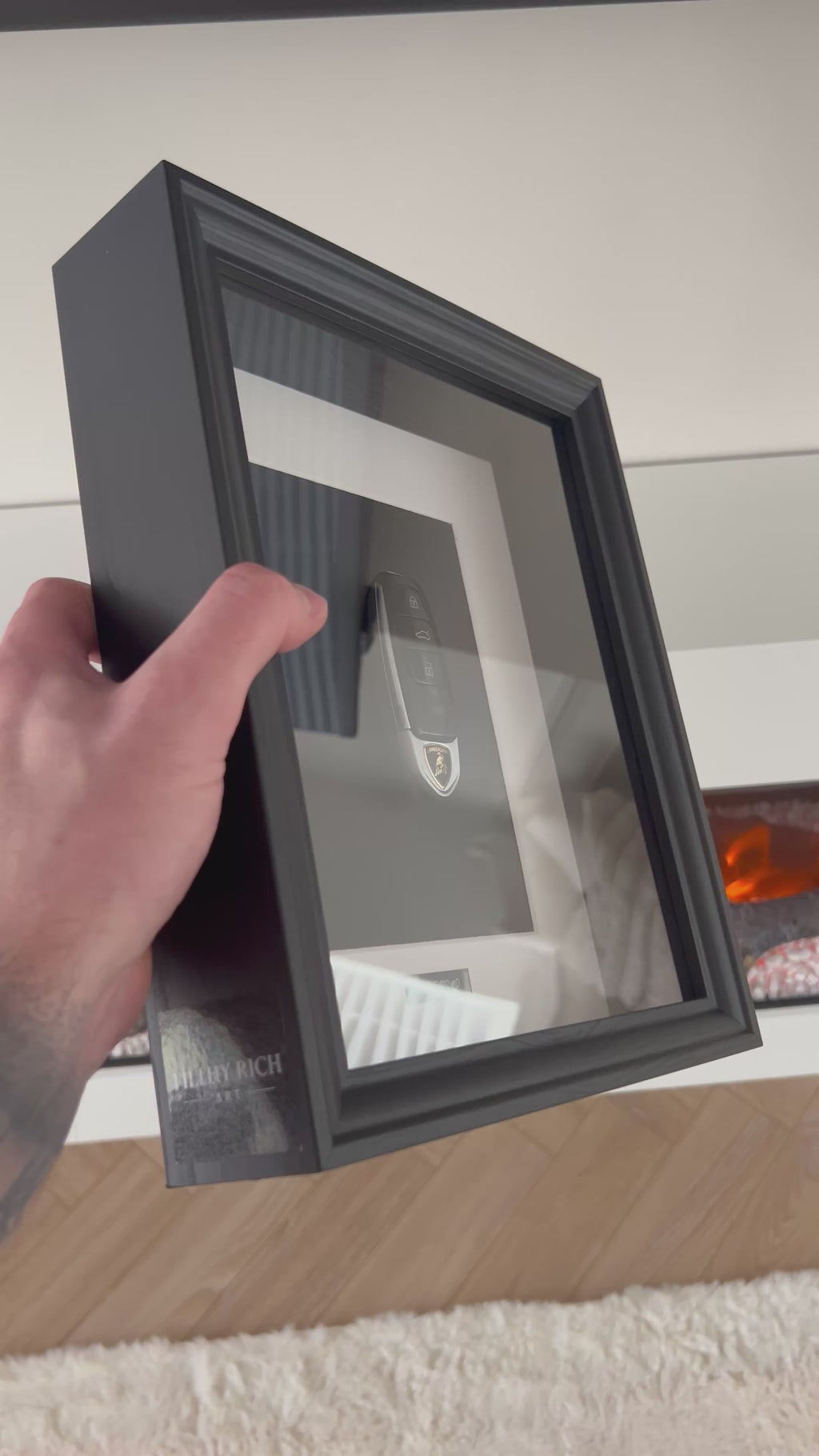 LAMBORGHINI URUS KEY FRAME